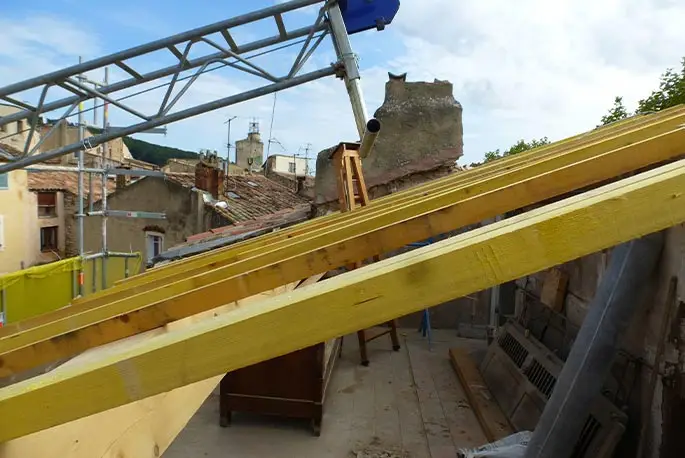 Rénovation charpente dans le Var
