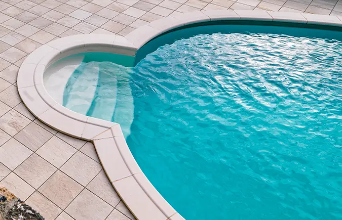 Rénovation de piscine béton dans le Var